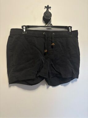 tentree Black Women’s Cargo Shorts